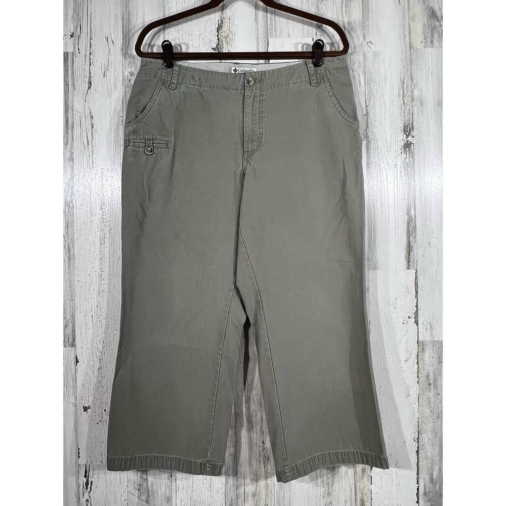 Columbia Utility Capris in Light Olive/tan